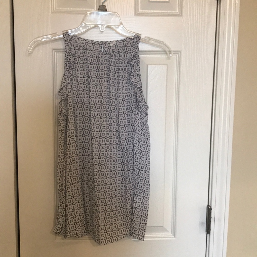 Old Navy: Sleeveless Top